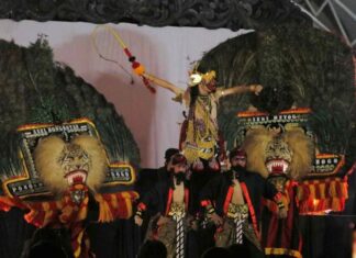 Hanya di Ponorogo, Kolaborasi Wayang Sandosa – Wayang Kulit dengan Reog