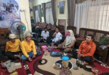Pupuk Organik Jadi Solusi, Petani Krejengan Uji Kesuburan Tanah