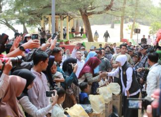 Semarak Hari Jadi ke-81 Jatim, Gubernur Khofifah Gelar Sapa Bansos dan Bakti Sosial di Sumenep